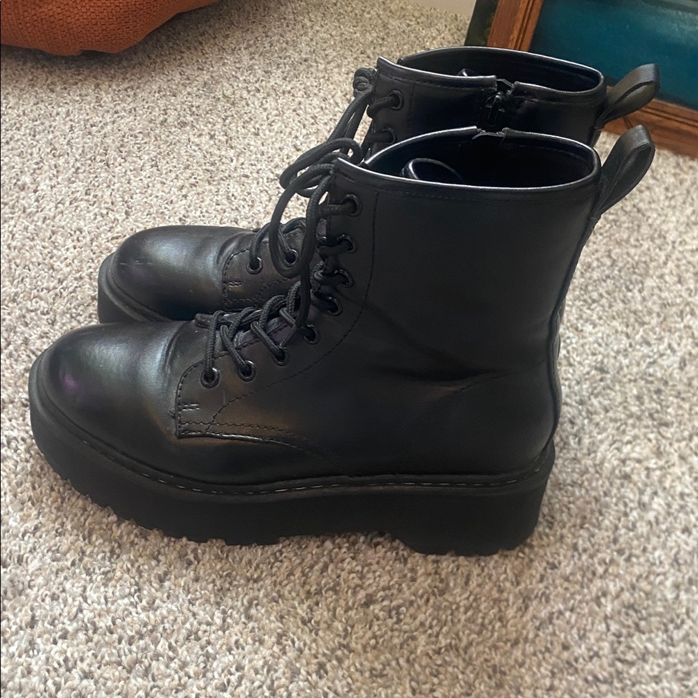 Boutique Brand Size 8 Black Combat Boots